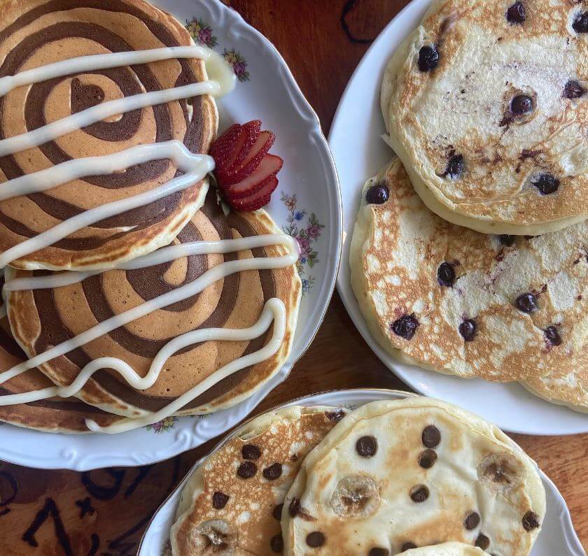 top-toronto-pancakes-lazy-daisys-cafe